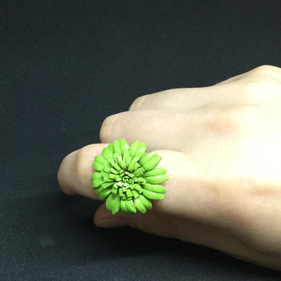Collection of 4 adjustable leather flower rings - Picture 4 of 14